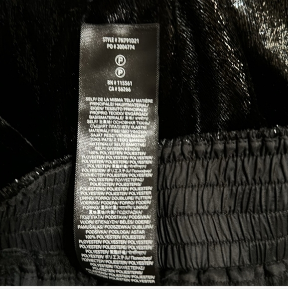 7 For All Mankind Luxe Jogger in Black Shine Size M  Festive Shiny Party Pant - Picture 12 of 14